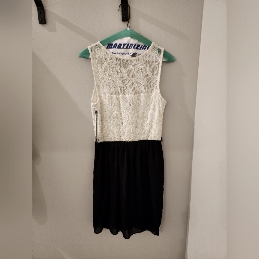 iZ byer black and Cream cocktail dress